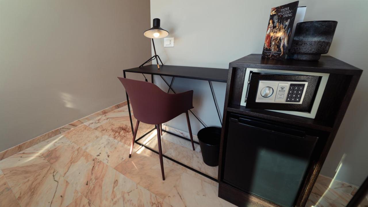 Zefiro Suites Palermo Bagian luar foto